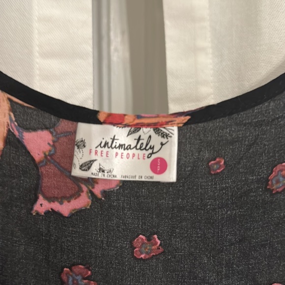 Free people black and pink floral dress or tunic. Size small - Picture 5 of 6